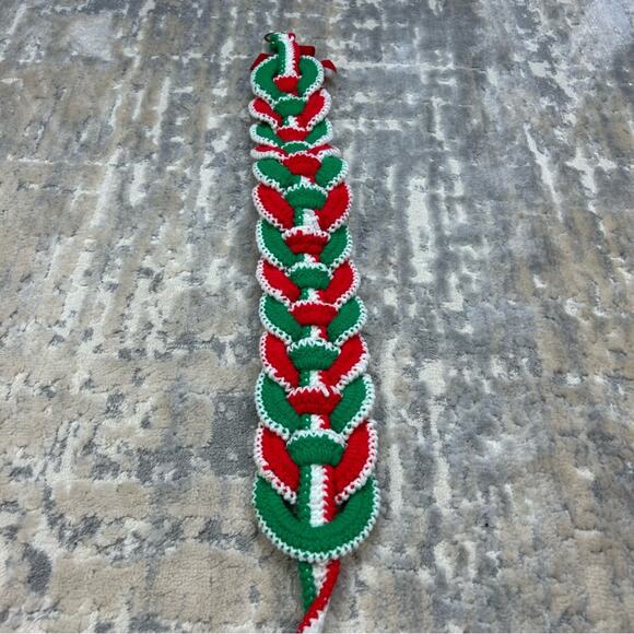 Vintage 1970's Handmade Crochet Wreath Chain Door Hanger Kitschy Christmas - Picture 7 of 9